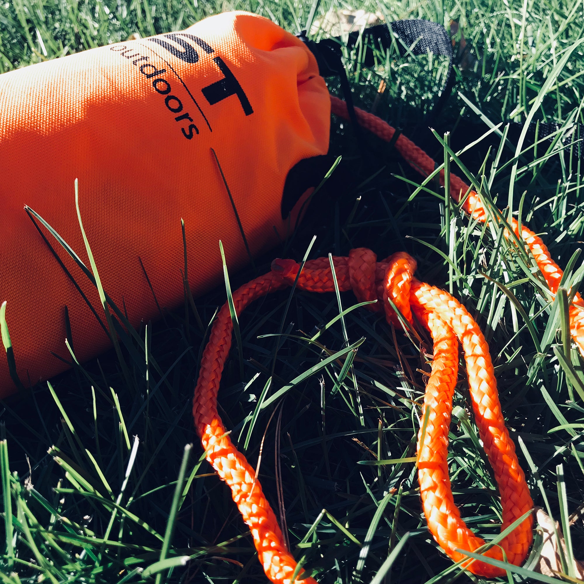 Arya Life Throw Rope Rescue Bag with 70ft of Marine Rope.